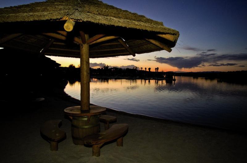 Pirate Cove Resort & Marina Needles Εξωτερικό φωτογραφία